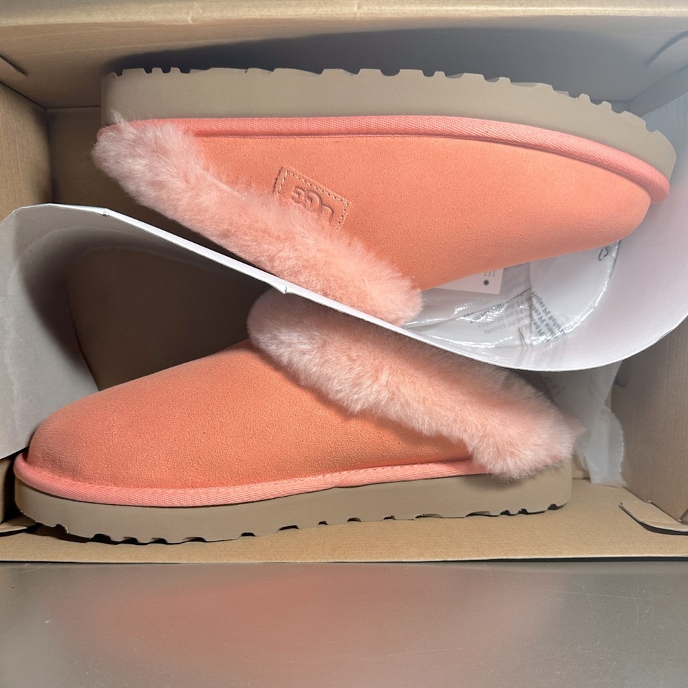 Authentic UGG Cluggette Slippers
NWT Color:Starfish Pink (Peach/Melon color)